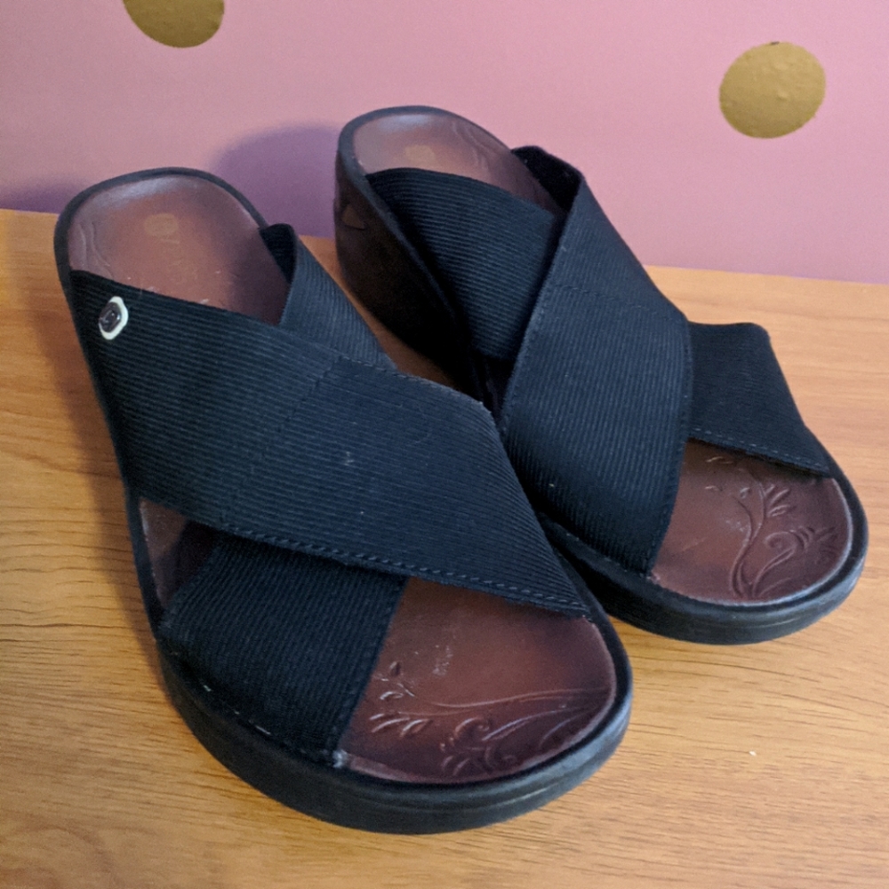 Bzees Criss Cross Black Sandals